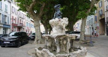 Rénovation de la fontaine place Porte de la Buisse